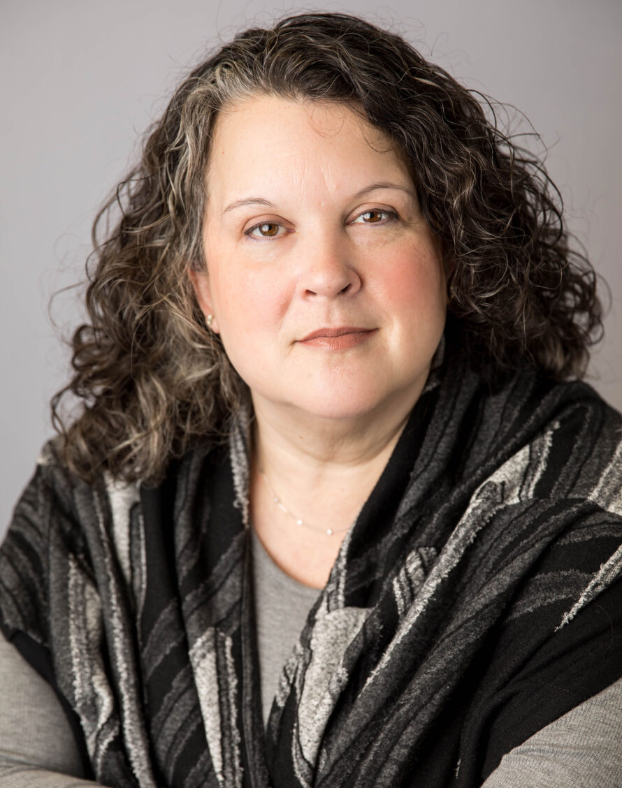 Lauren Wolven Headshot